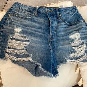Good American “bombshell” short sz 28/6